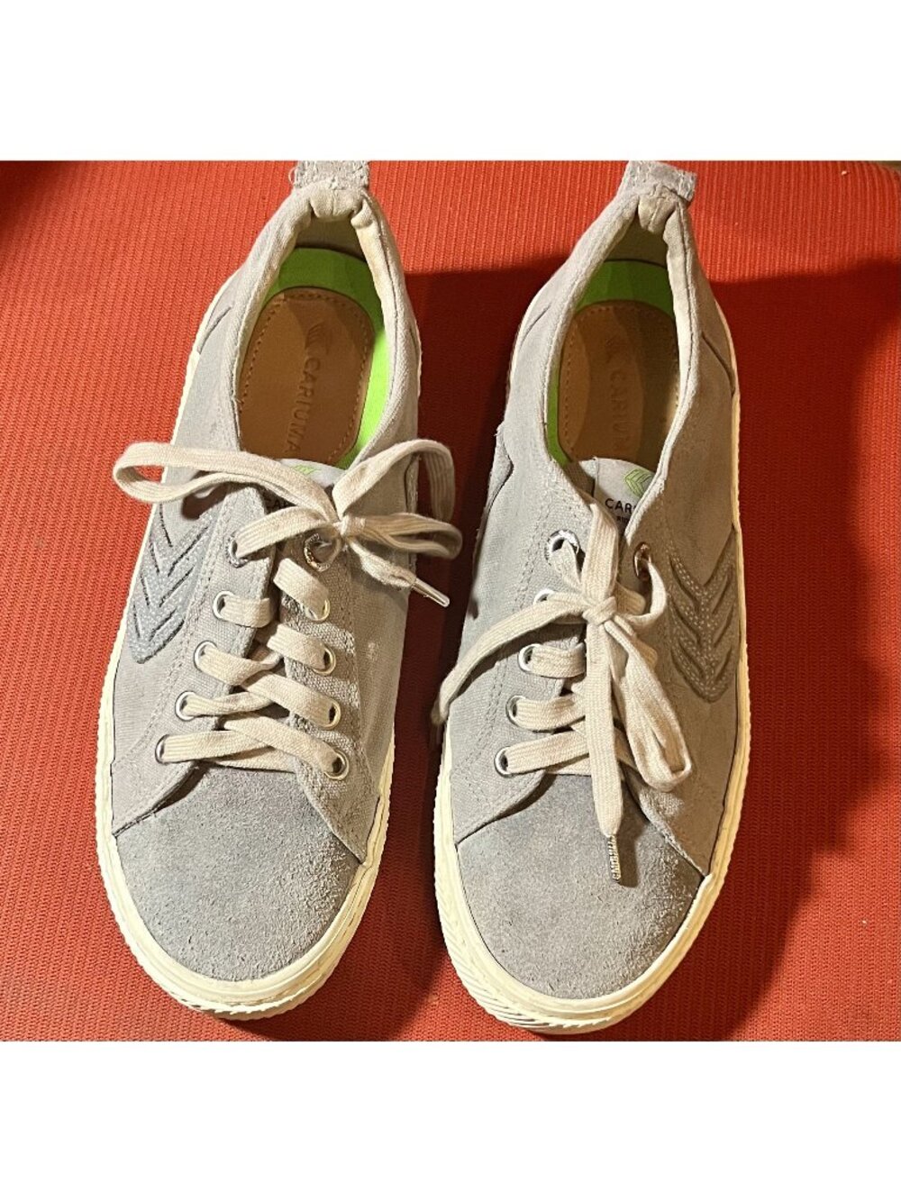 Trendy Cariuma OCA Low profile Grey Suede Sneakers Women’s Size 8